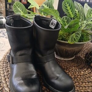 Frye Veronica Boots (Blk) Size-8 1/2